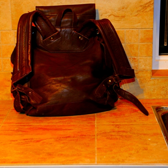 Ellington Colony Brown Leather Backpack Unisex - Picture 9 of 12